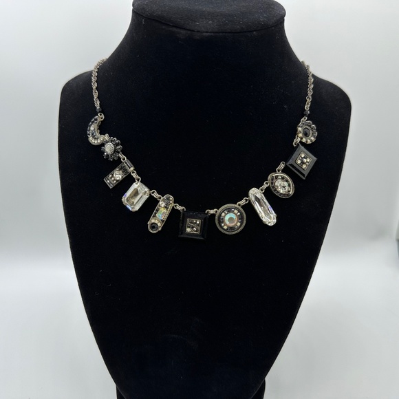 LA DOLCE VITA OBLONG CRYSTAL -BLACK & WHITE - Picture 2 of 3